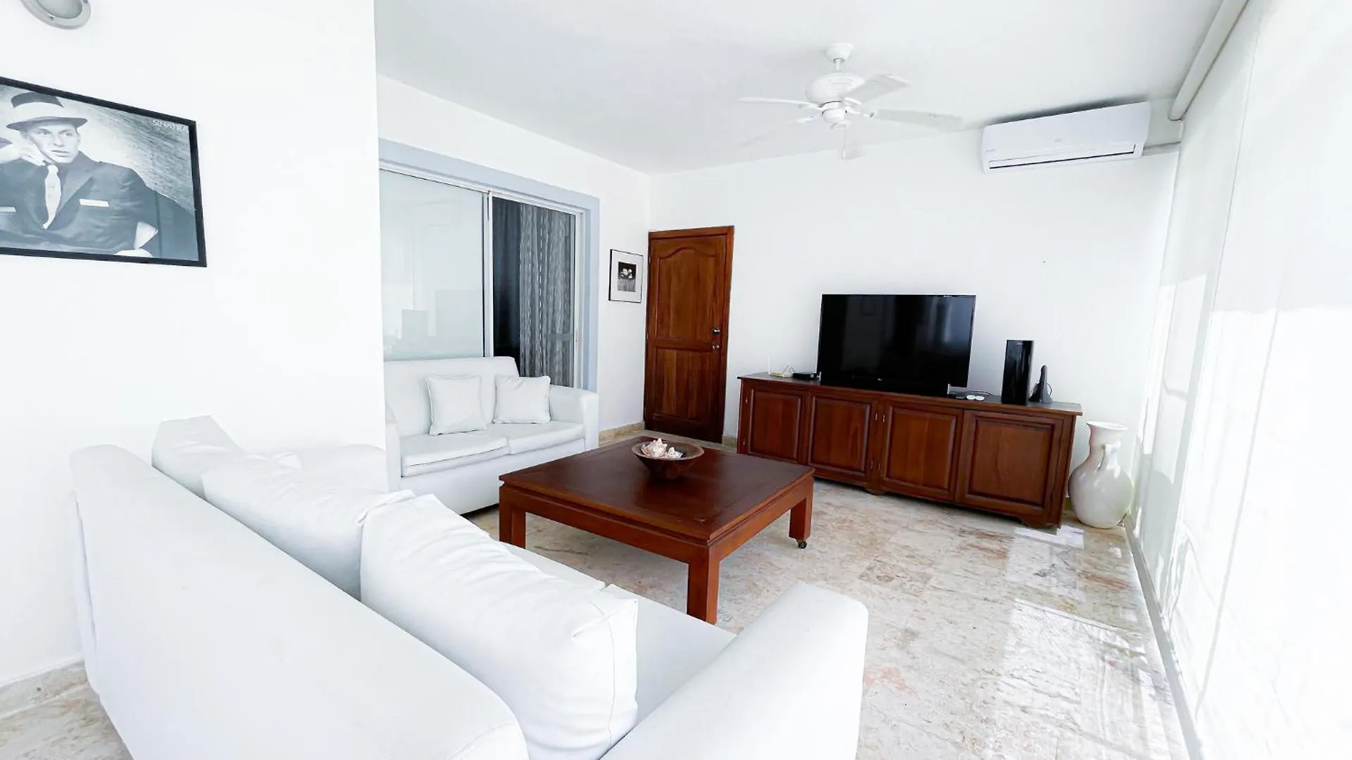Skyline Ocean Breeze Hotel With View Los Corales Bbq Wifi Beach Club & Spa Punta Cana